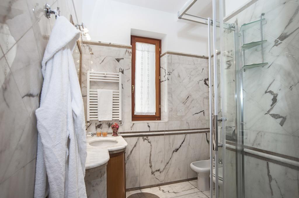 Visconti Holiday House, Luxury With Jacuzzi Casa vacanze Roma